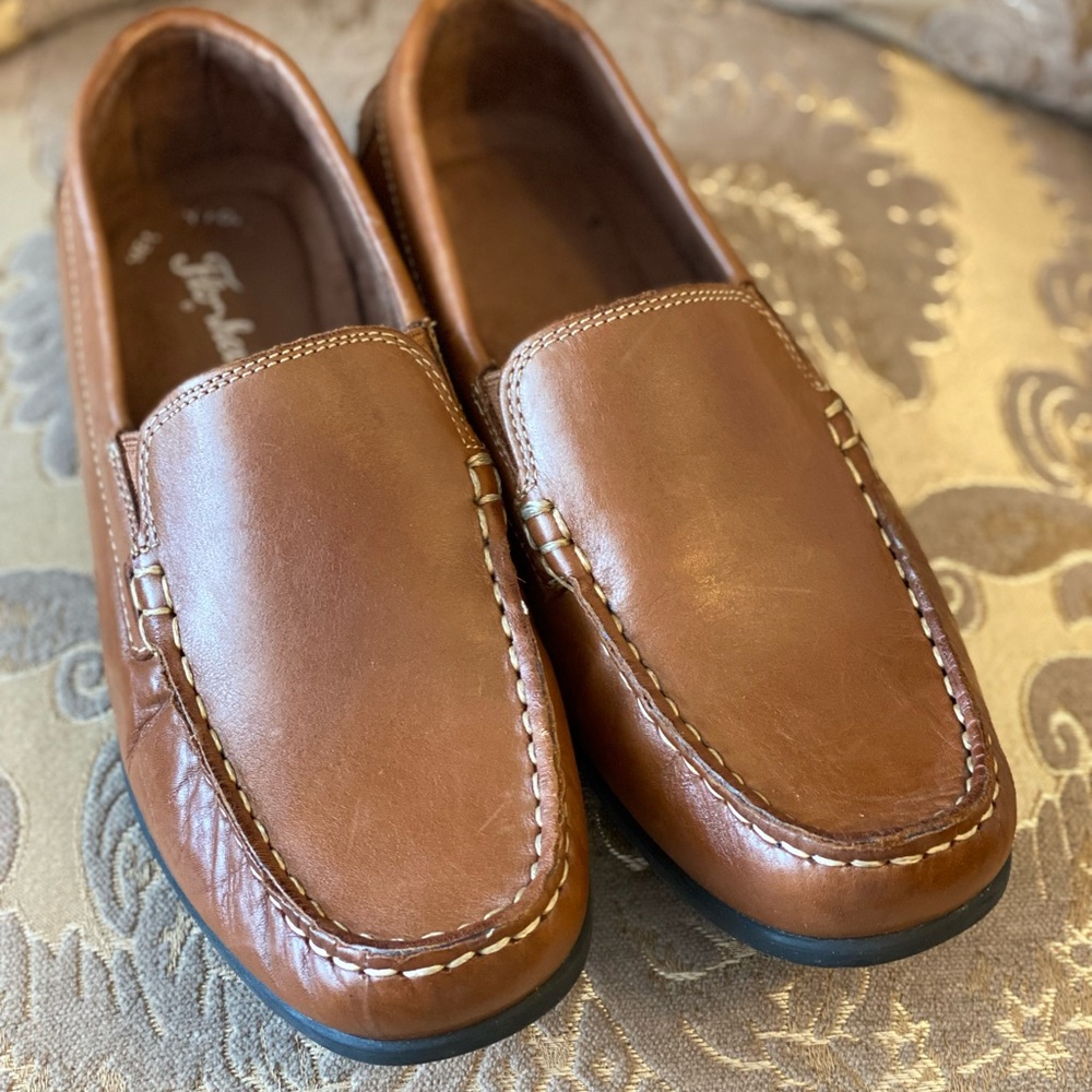 Florsheim Jasper Venetian Kids dress shoes in excellent condition. Size 5M.